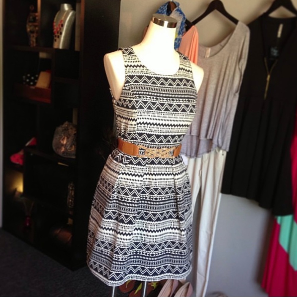Ya Los Angeles | Blue & White Aztec Print Dress